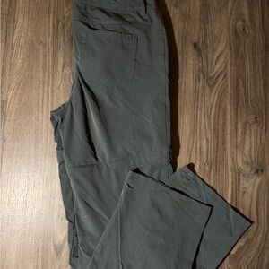 REI women’s green Cargo Pants